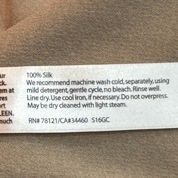 EileenFisher matching silk tank and crop pant. - Picture 8 of 8